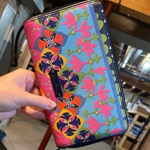 Large Colorful Vera Bradley wallet/ wristlet